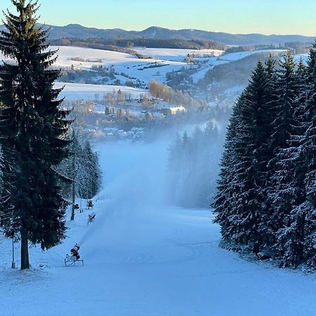 Apartman Teplice Nad Metuji Lägenhet Exteriör bild