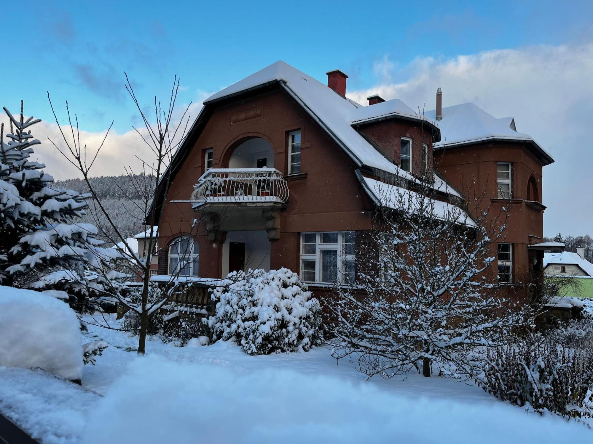 Apartman Teplice Nad Metuji Lägenhet Exteriör bild